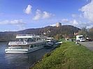 Schiffsanlegestelle in Kelheim im Sommer