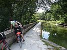 Der Kanal kreuzt die Schwarzach bei Schwarzenbruck.