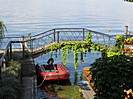 Bogenbrücke neben dem Hotel